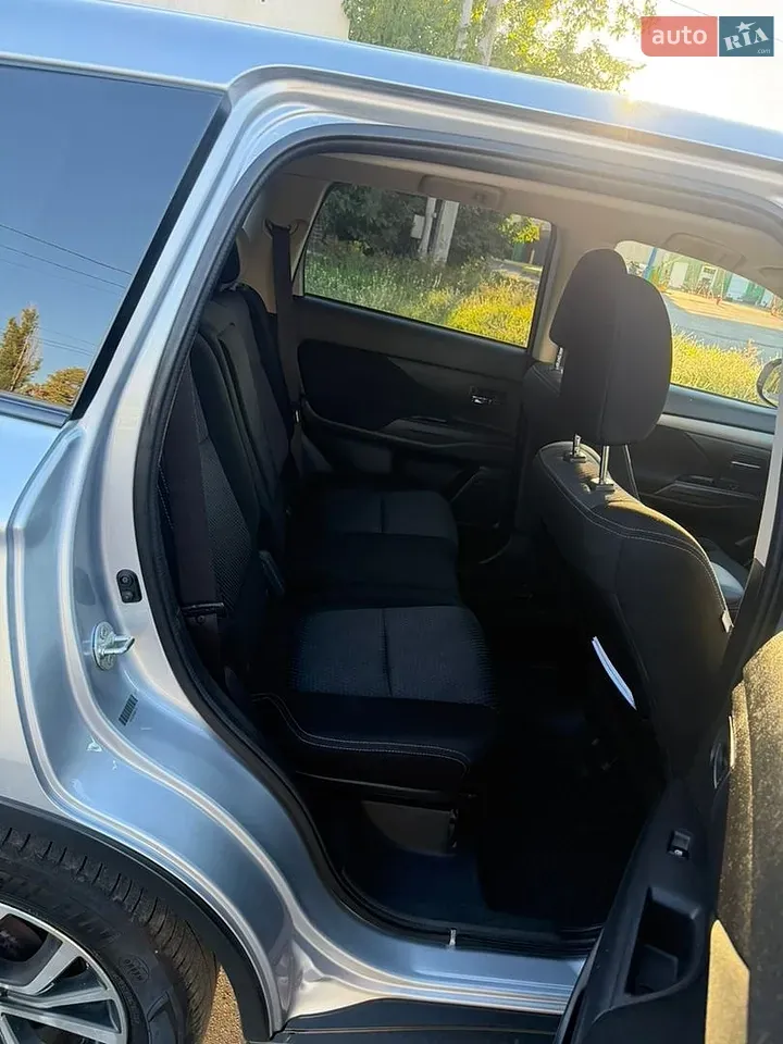 Mitsubishi Outlander 2015 photo 5