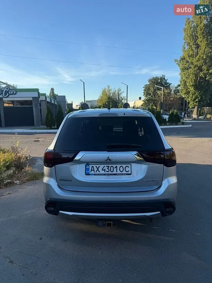 Mitsubishi Outlander 2015 photo 3