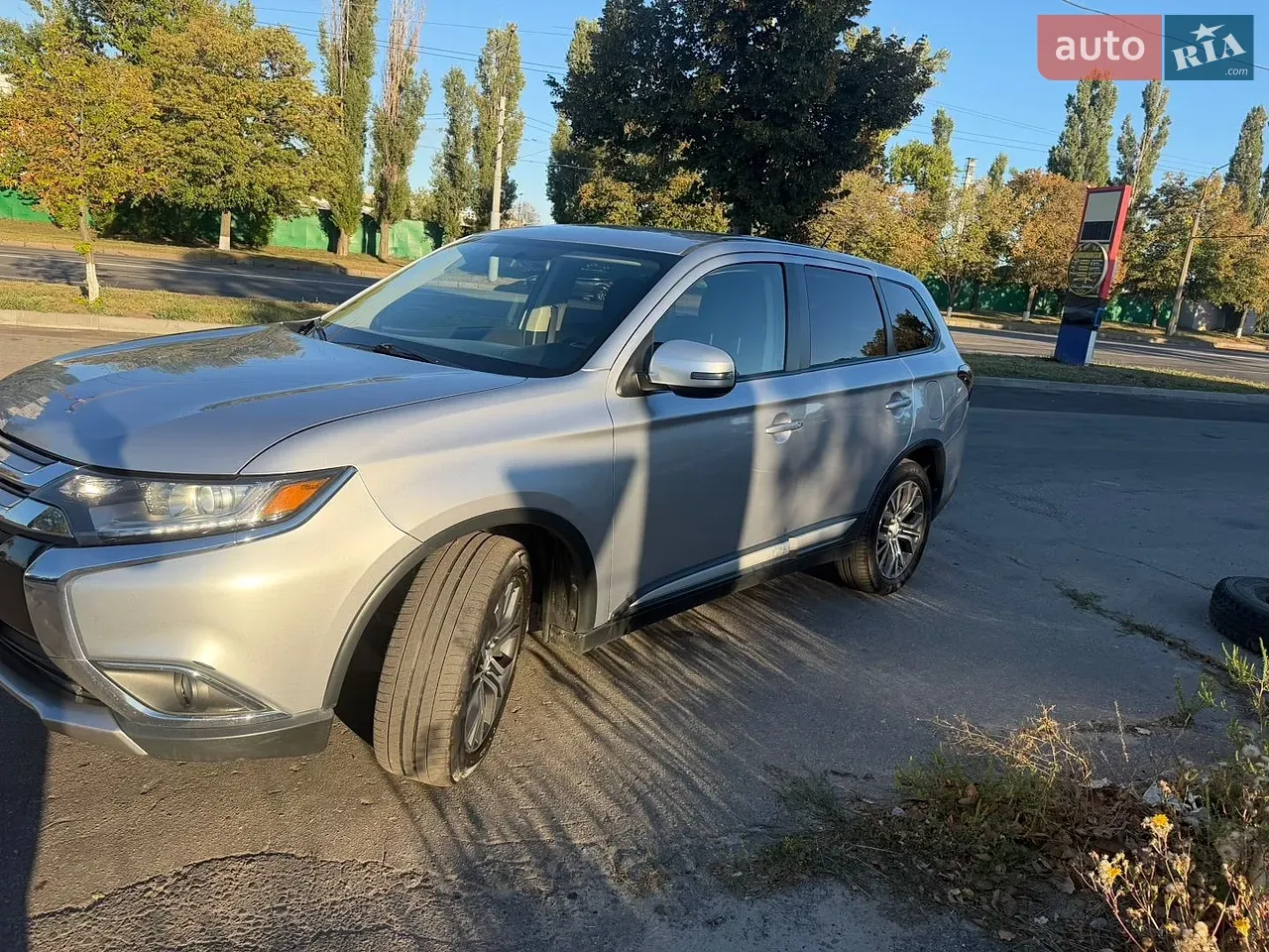 Mitsubishi Outlander 2015 photo 2