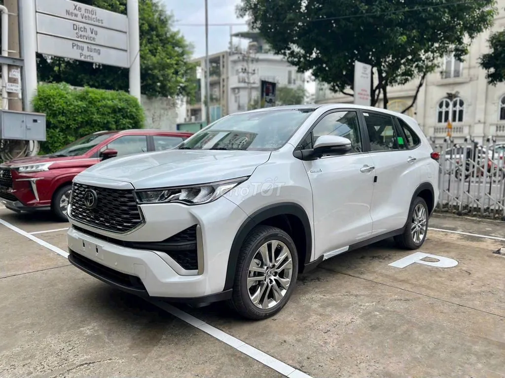 Toyota Innova Cross 2025 photo 2