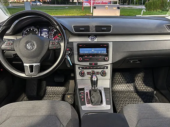 Volkswagen Passat 2013 photo 5