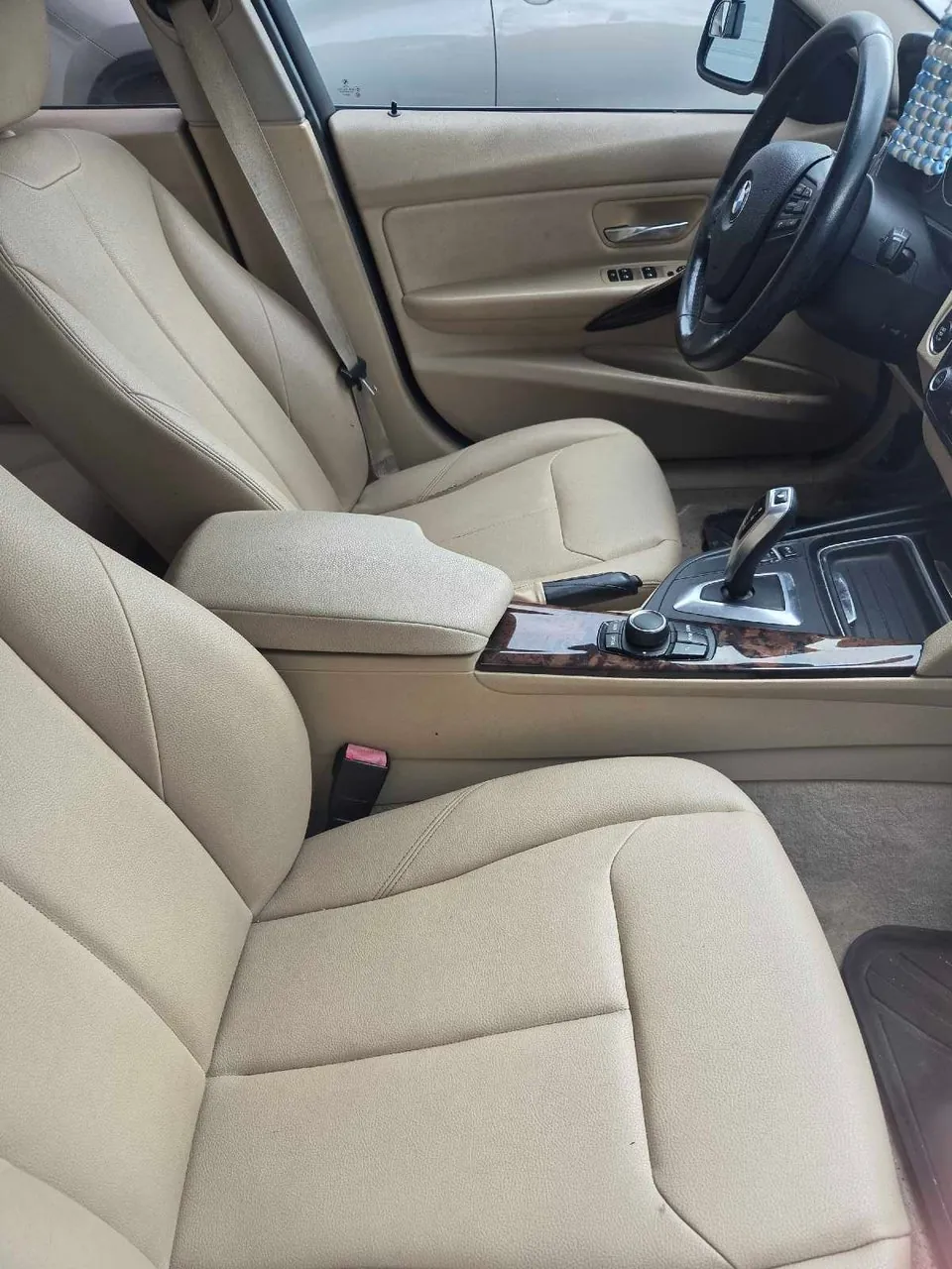 BMW 320I 2012 photo 4
