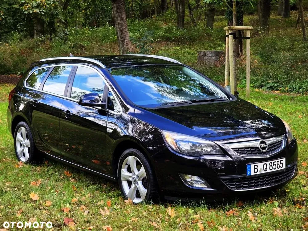 Opel Astra 2011 photo 3
