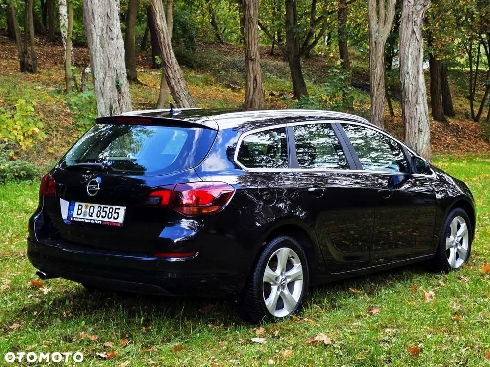Opel Astra 2011 photo 4