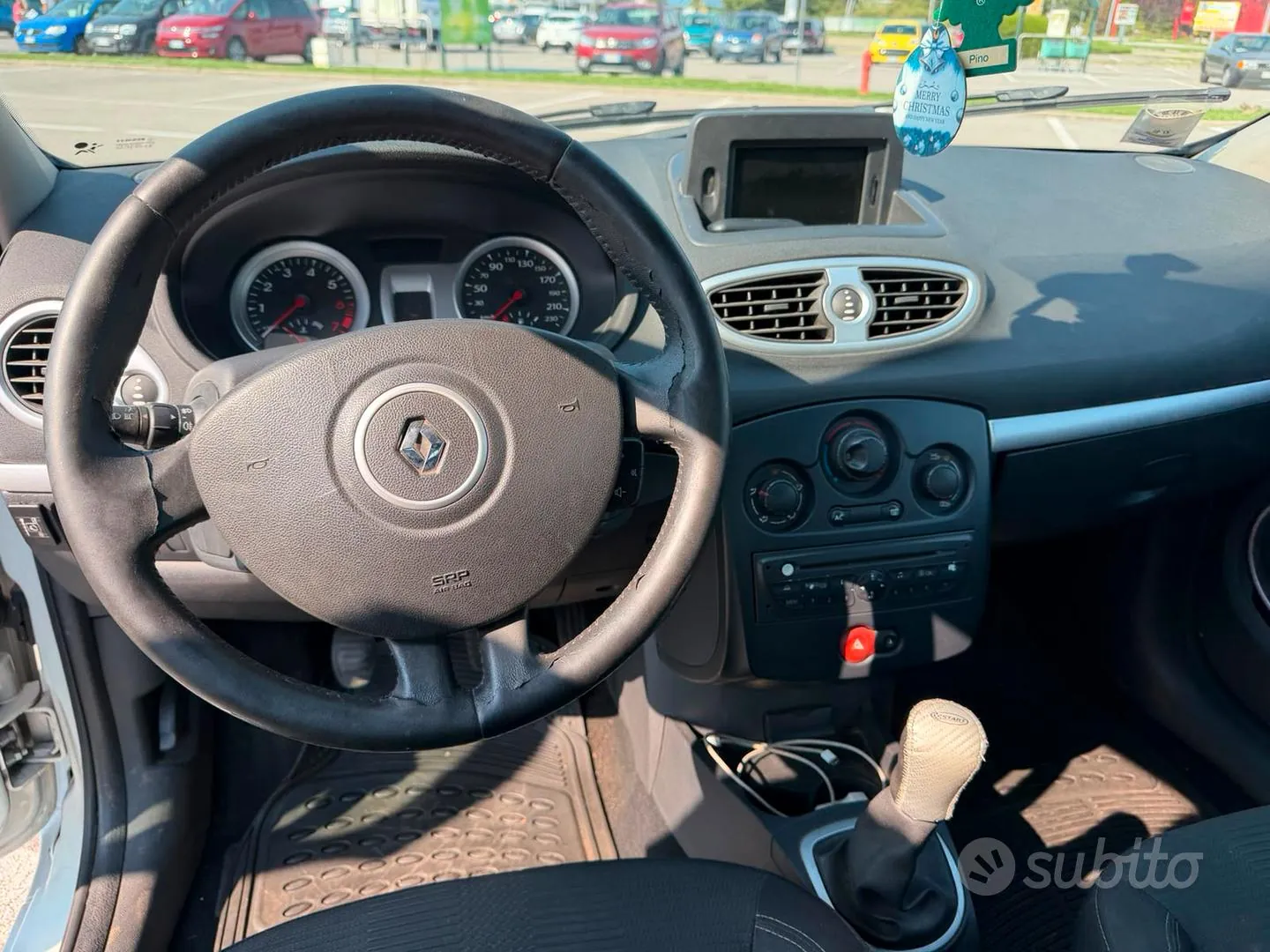 Renault Clio 2010 photo 5