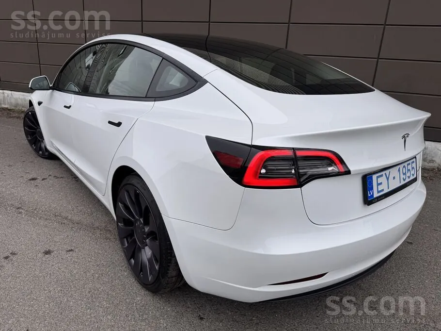 Tesla Model 3 2023 photo 5