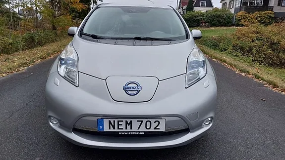Nissan Leaf 2012 photo 2