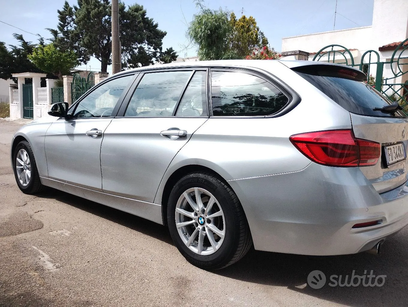 BMW 318D Touring Avantage 2016 photo 3