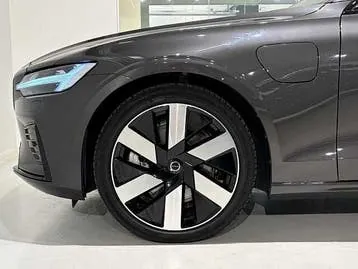 Volvo V60 2025 photo 3