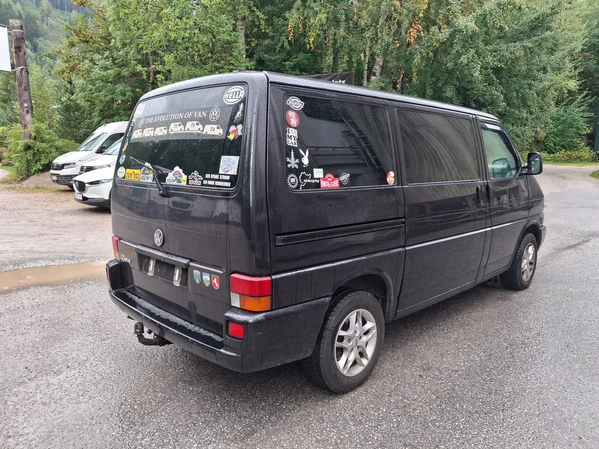 Volkswagen Multivan 2002 photo 2