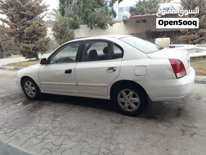 Hyundai Avante 2001 photo 2
