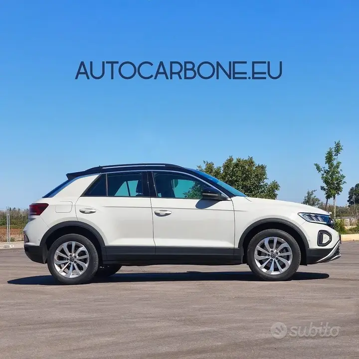 Volkswagen T-Roc 2023 photo 2