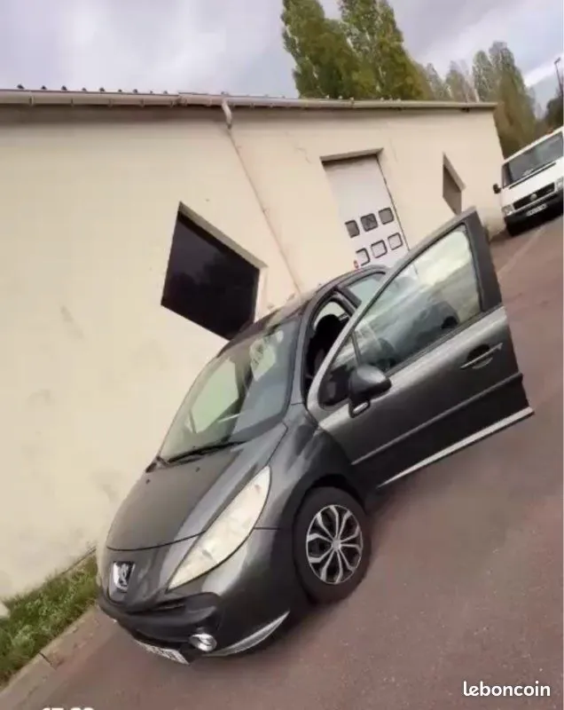 Peugeot 207 2009 photo 2