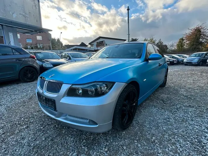 BMW 320