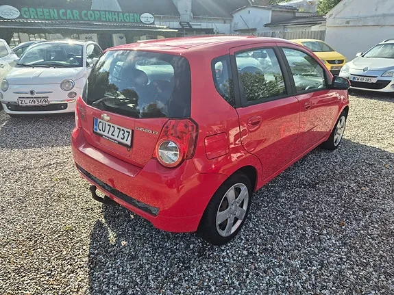 Chevrolet Aveo 2010 photo 4