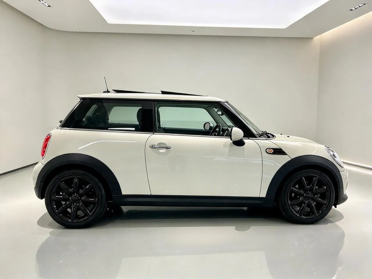 Mini Hatch 2012 photo 5