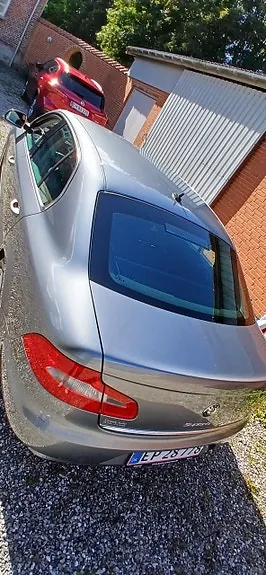 Skoda Superb 2010 photo 3