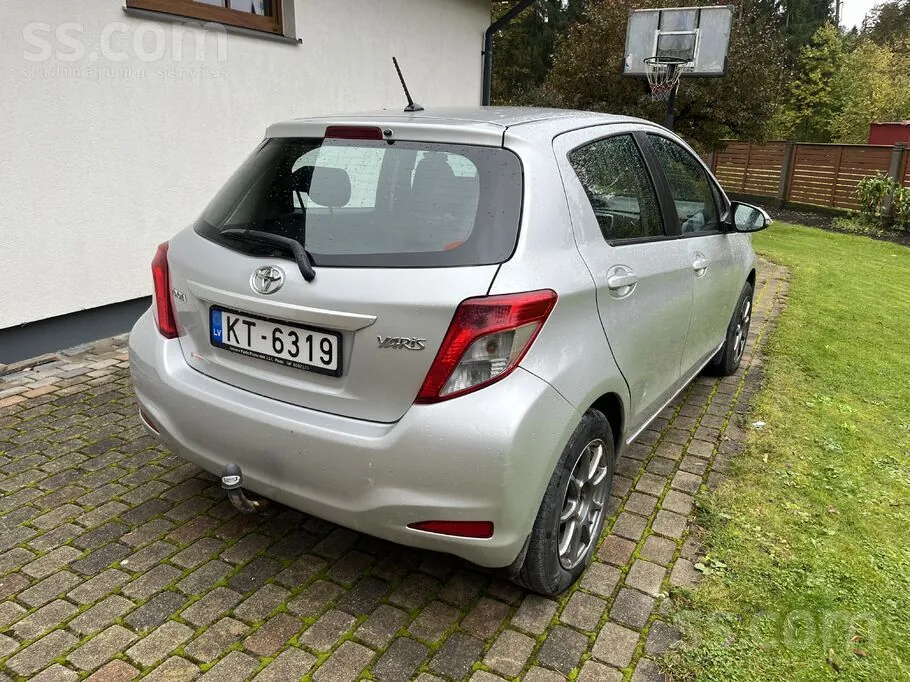 Toyota Yaris 2012 photo 5
