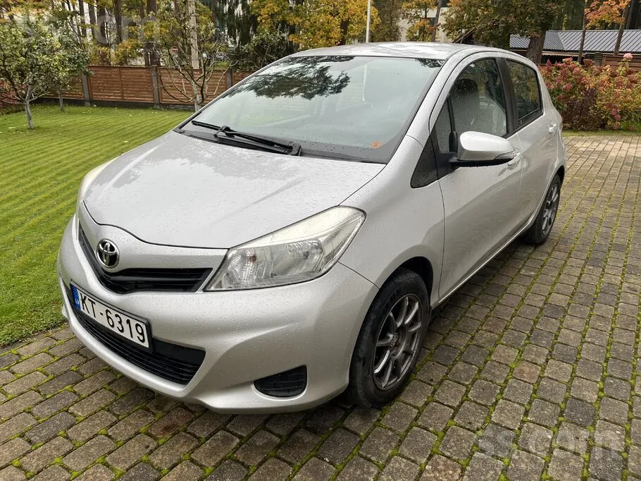 Toyota Yaris 2012 photo 4