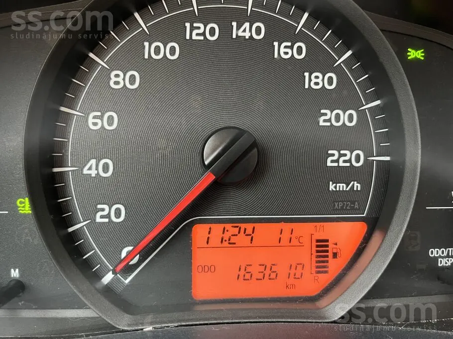 Toyota Yaris 2012 photo 2