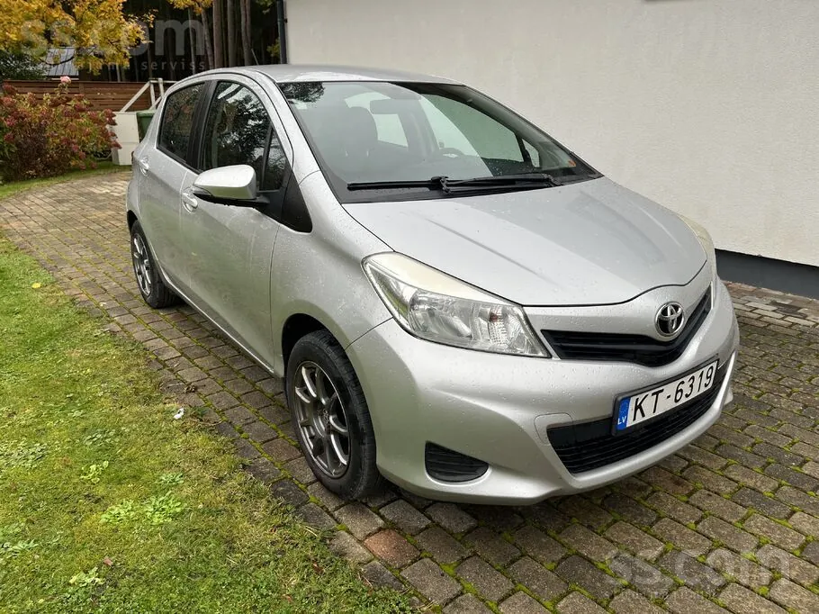 Toyota Yaris 2012 photo 3
