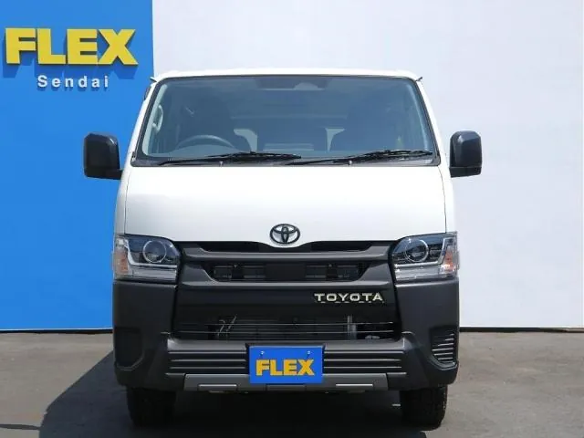 Toyota Hiace 2026 photo 2