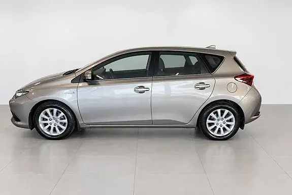 Toyota Auris 2015 photo 5
