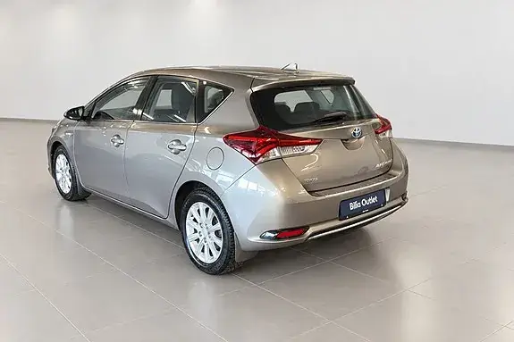 Toyota Auris 2015 photo 2