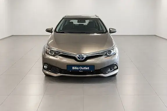 Toyota Auris 2015 photo 3