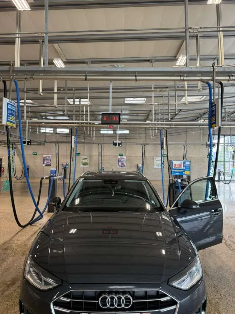 Audi A4 2020 photo 2