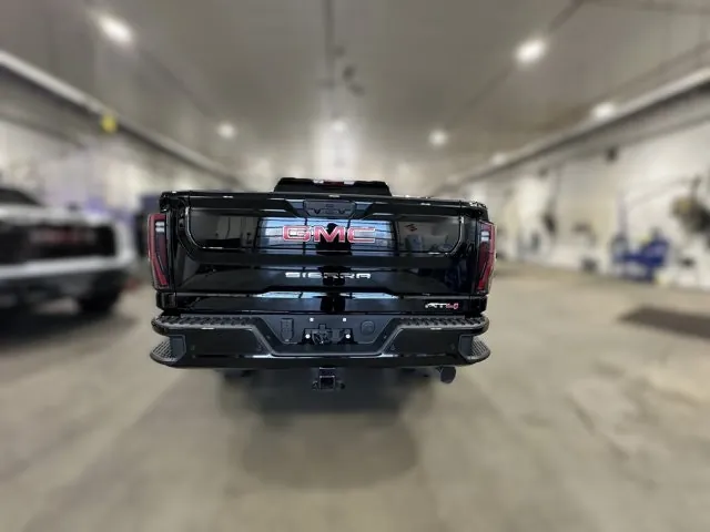 GMC Sierra 3500Hd 2026 photo 5