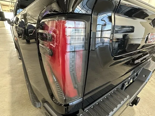 GMC Sierra 3500Hd 2026 photo 4