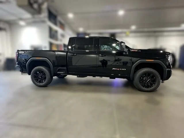 GMC Sierra 3500Hd 2026 photo 2