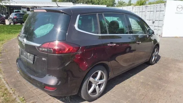 Opel Zafira Tourer 2012 photo 3