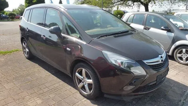 Opel Zafira Tourer 2012 photo 2