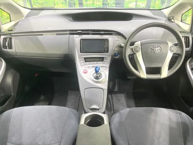 Toyota Prius 2012 photo 2