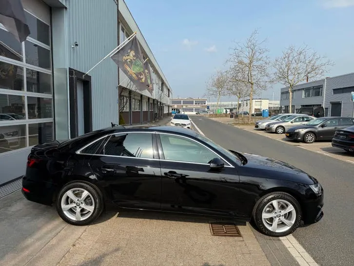 Audi A4 2019 photo 3