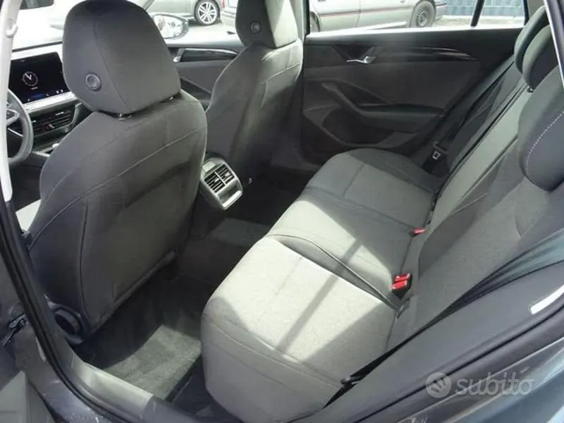 Volkswagen Passat Variant 2025 photo 5