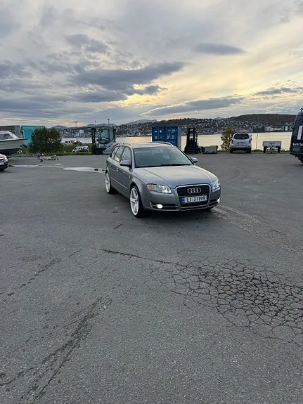 Audi A4 2005 photo 2