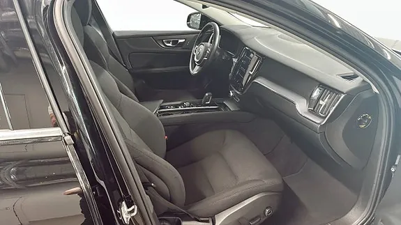Volvo V60 2021 photo 3
