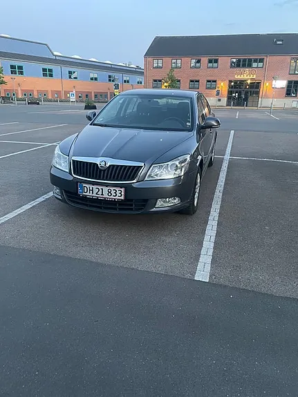 Skoda Octavia 2010 photo 3