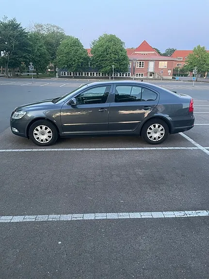 Skoda Octavia 2010 photo 4