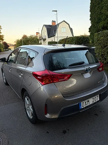 Toyota Auris 2013 photo 2
