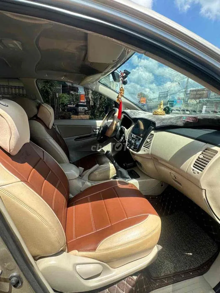 Toyota Innova photo 4
