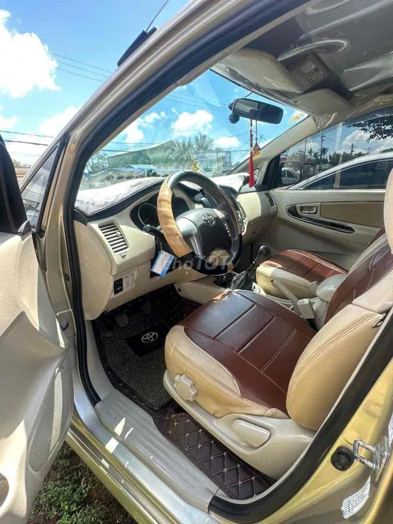 Toyota Innova photo 3
