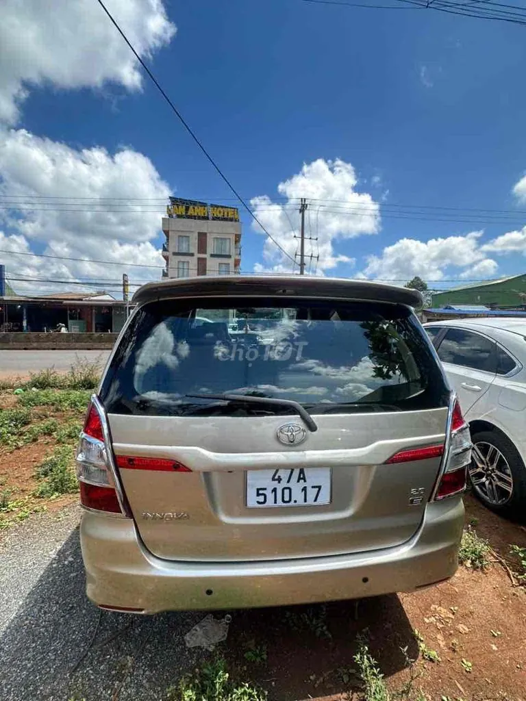 Toyota Innova photo 2