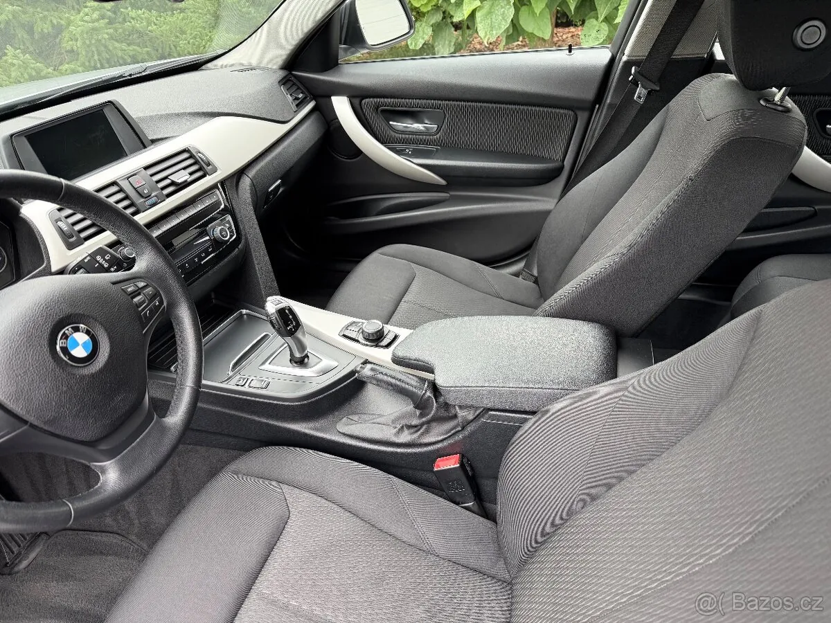 BMW 3 Series 2018 photo 5