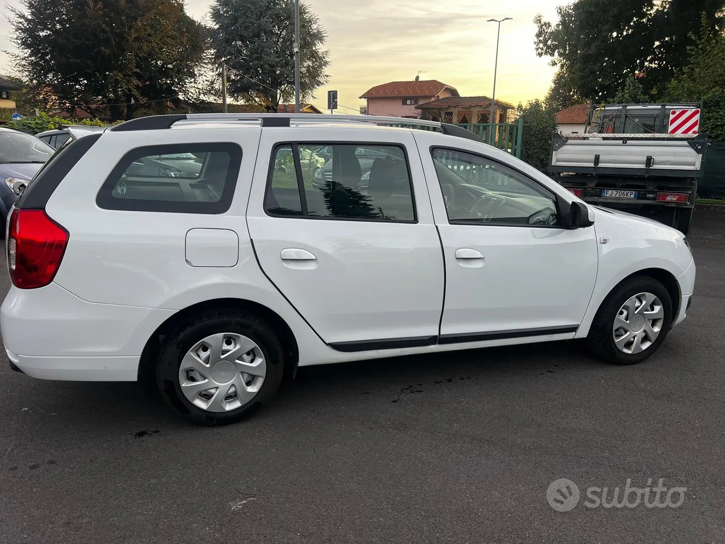 Dacia Logan 2014 photo 2