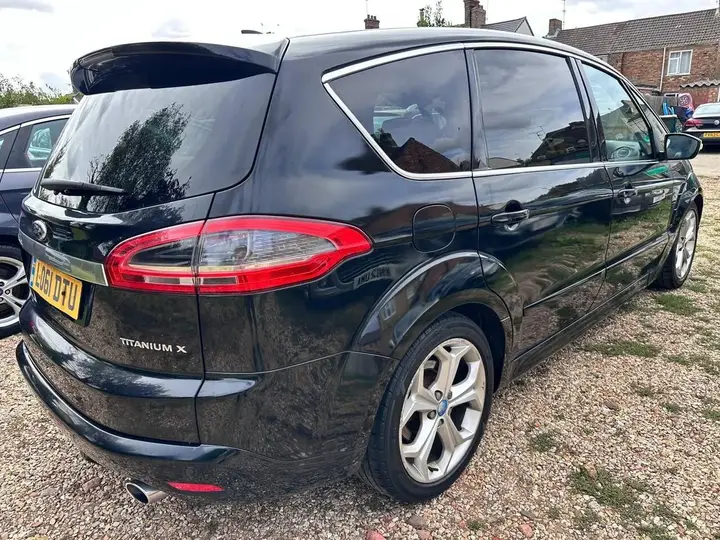 Ford S-Max 2011 photo 4