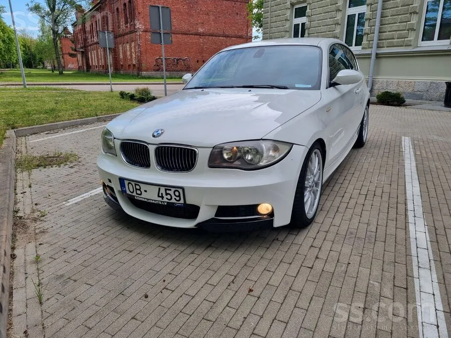 BMW E81 2007 photo 2